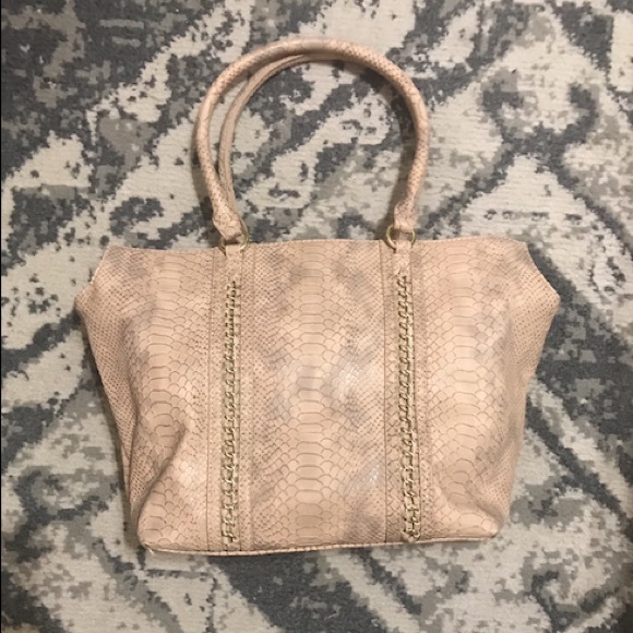 SNAKESKIN nude handbag with gold chain detail - Picture 2 of 6